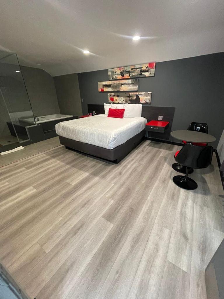 Astro Pasadena Hotel photo 19