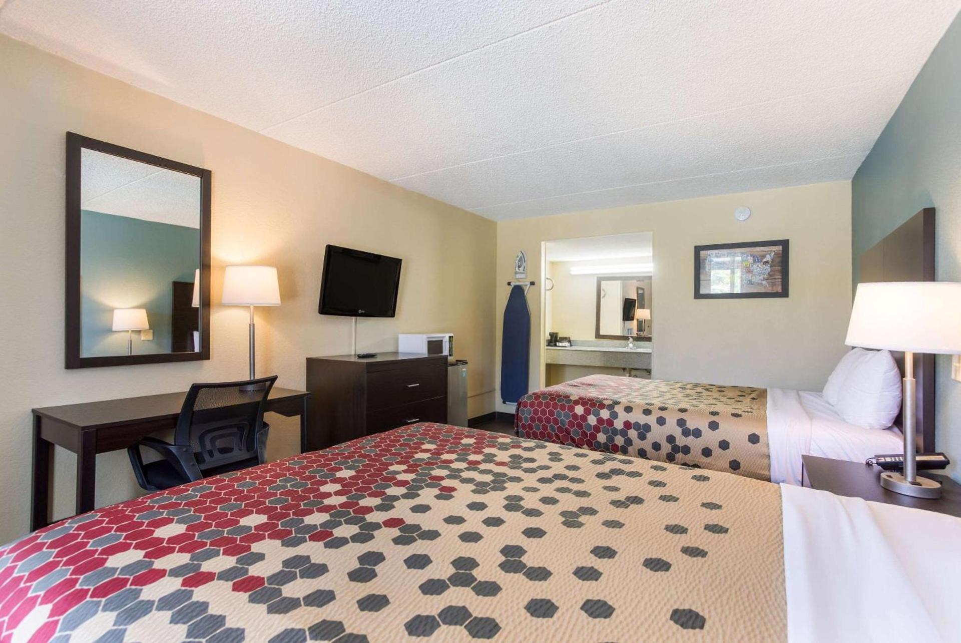 Econo Lodge Gallatin - Metro Nashville photo 20