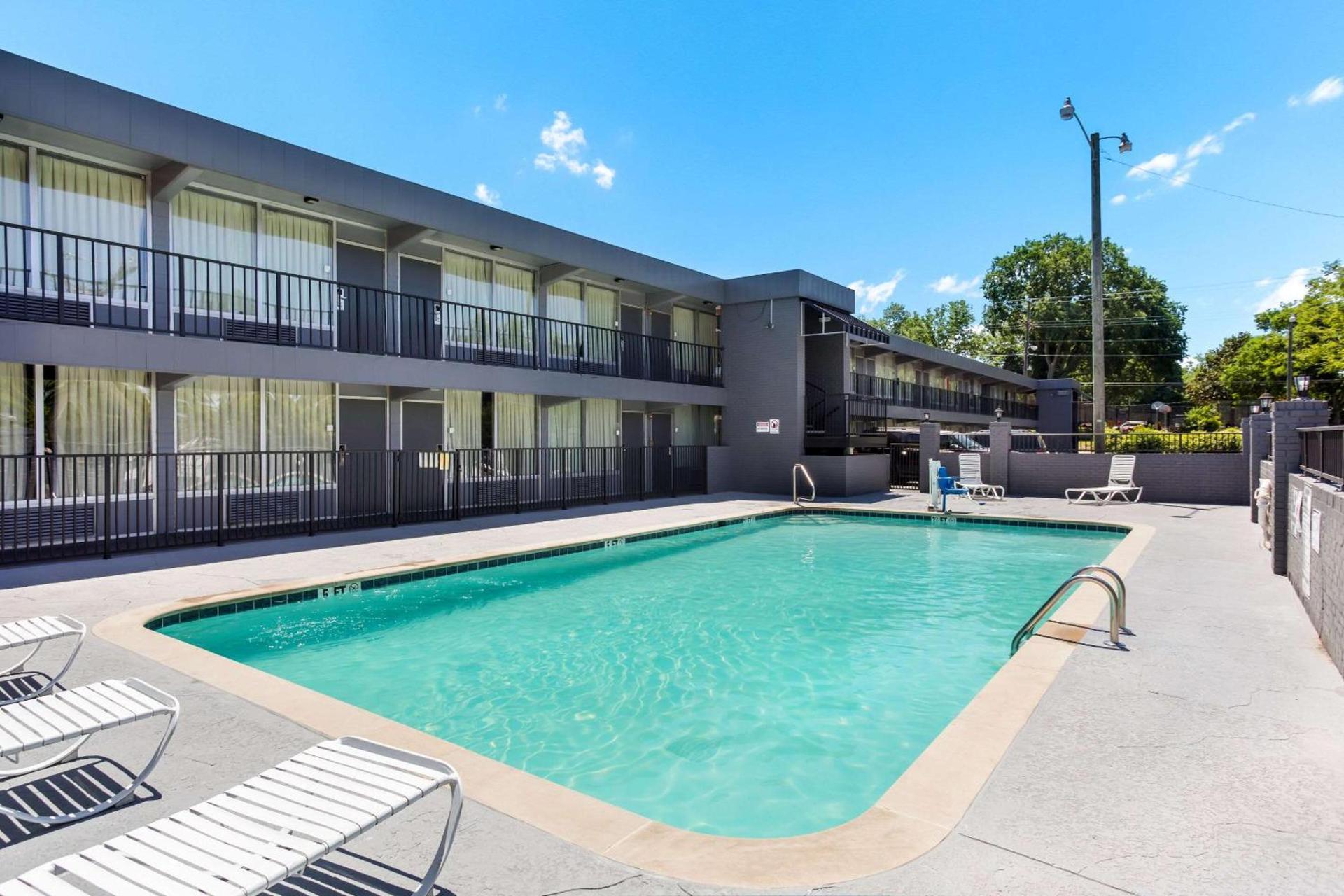 Econo Lodge Gallatin - Metro Nashville photo 25
