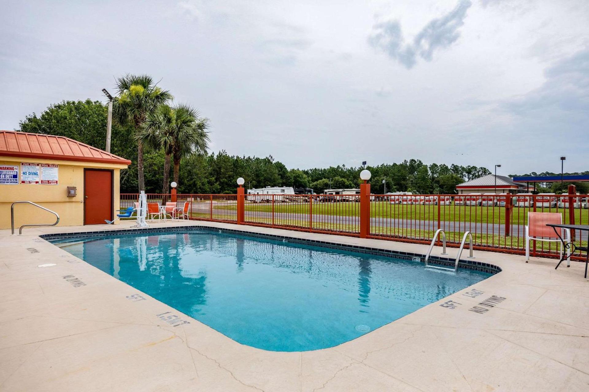 Econo Lodge Kingsland photo 16