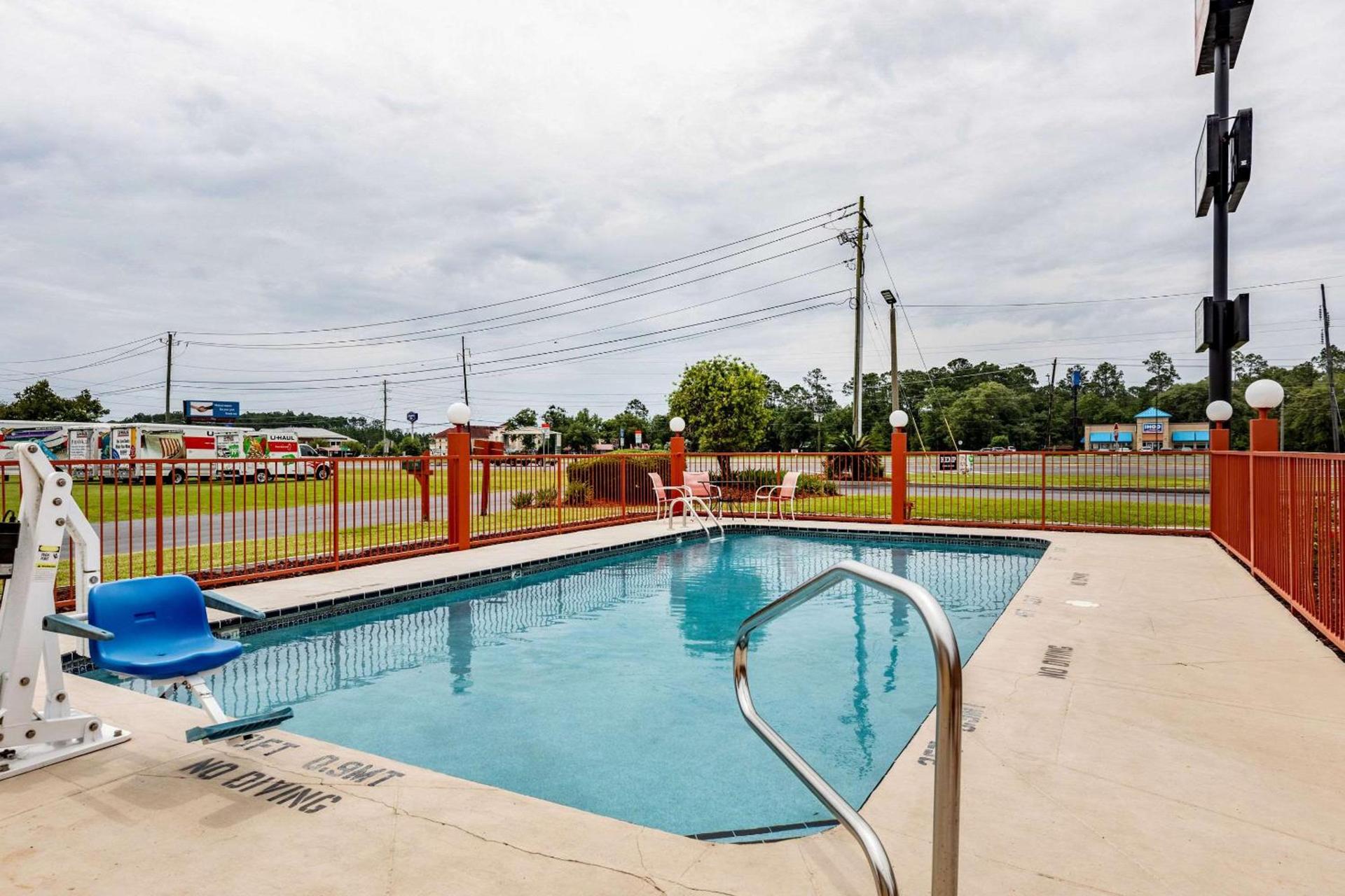 Econo Lodge Kingsland photo 17
