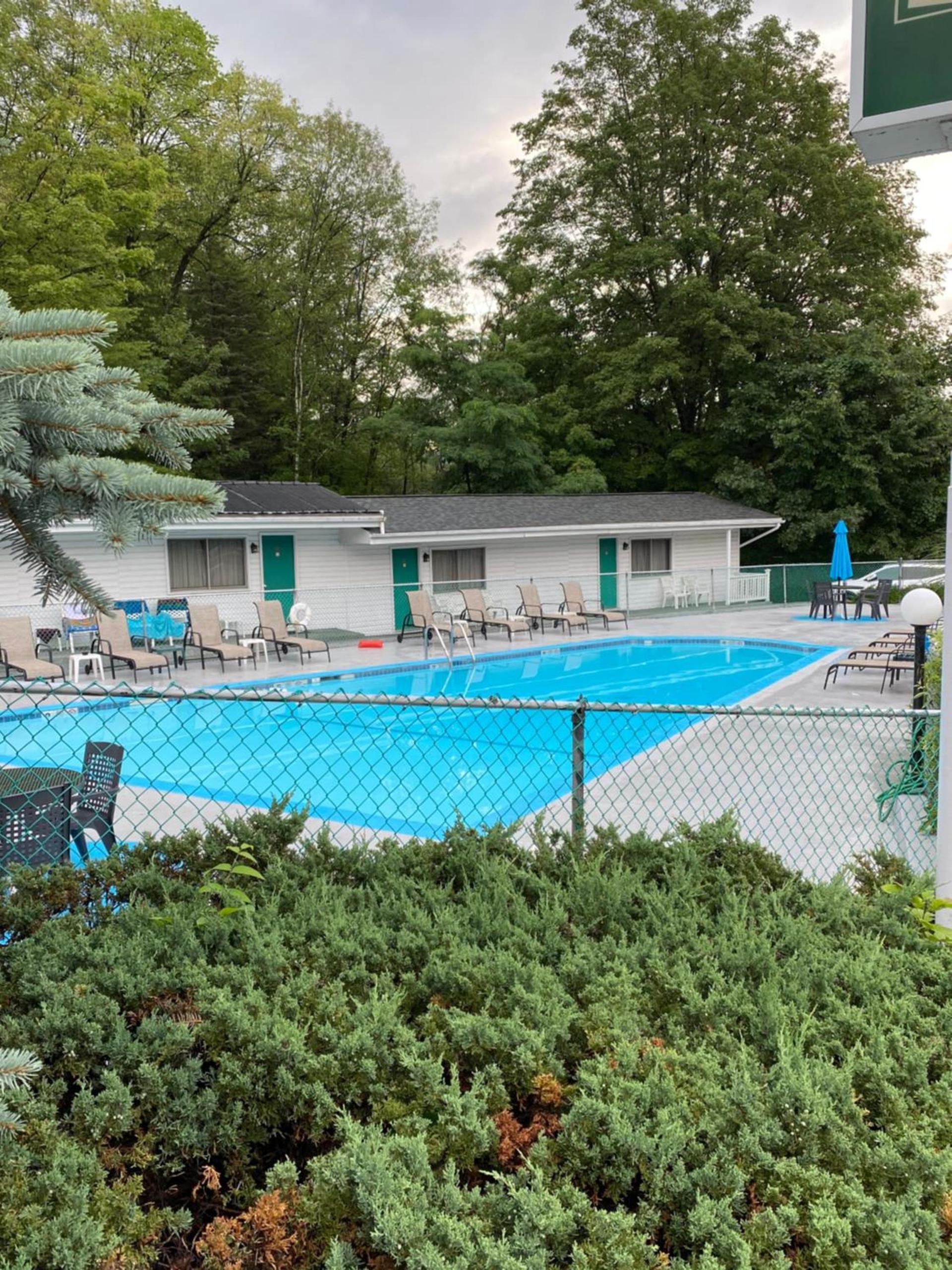 Brookside Motel & Cabins photo 17