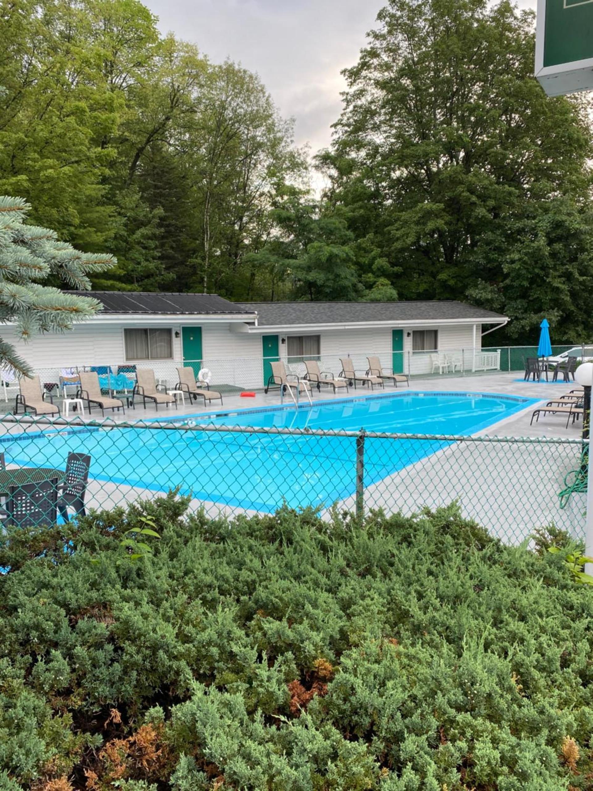 Brookside Motel & Cabins photo 2