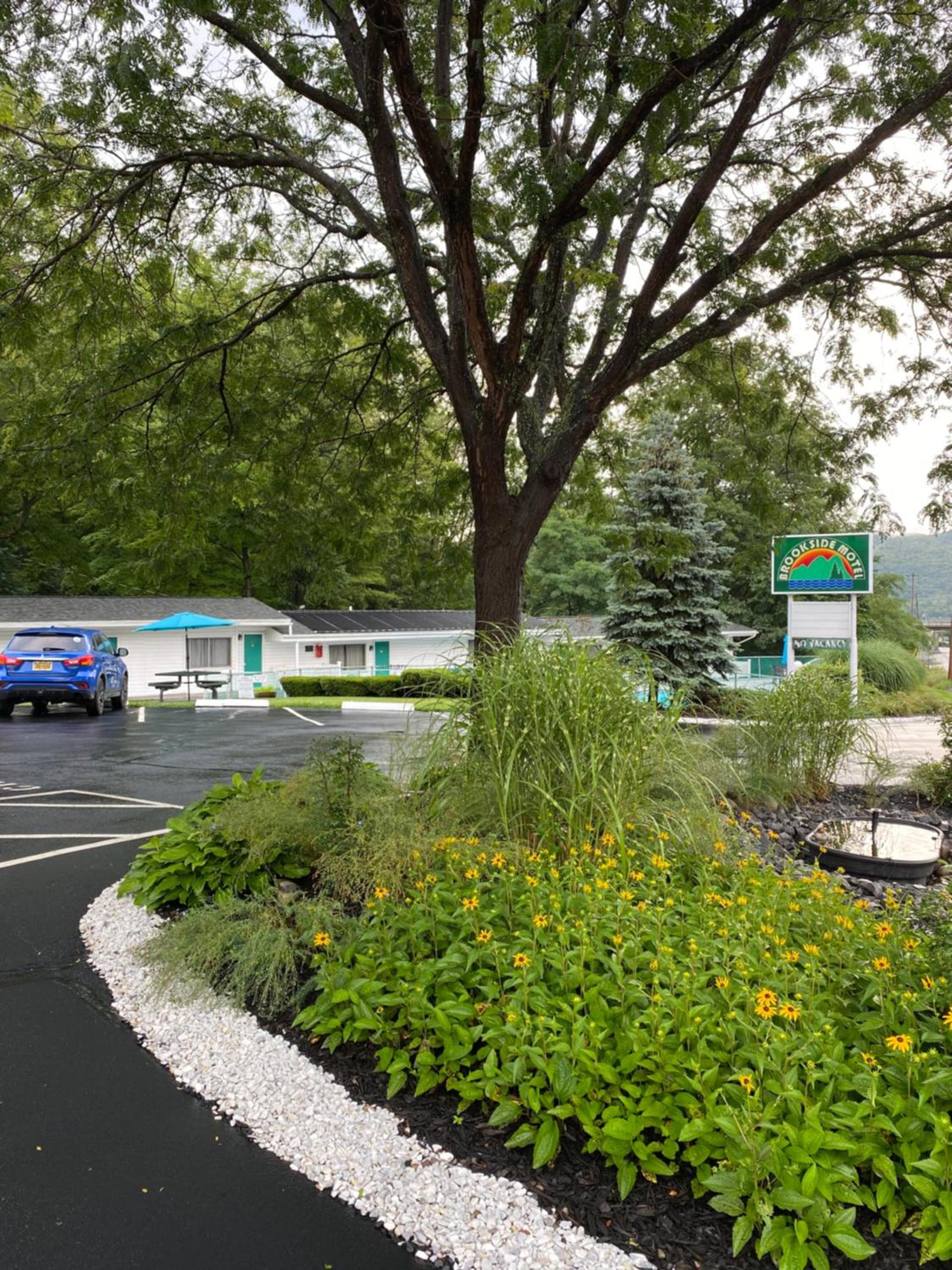 Brookside Motel & Cabins photo 9