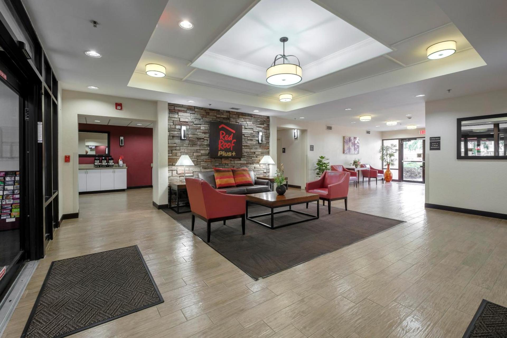 Red Roof Inn PLUS + Gainesville photo 6