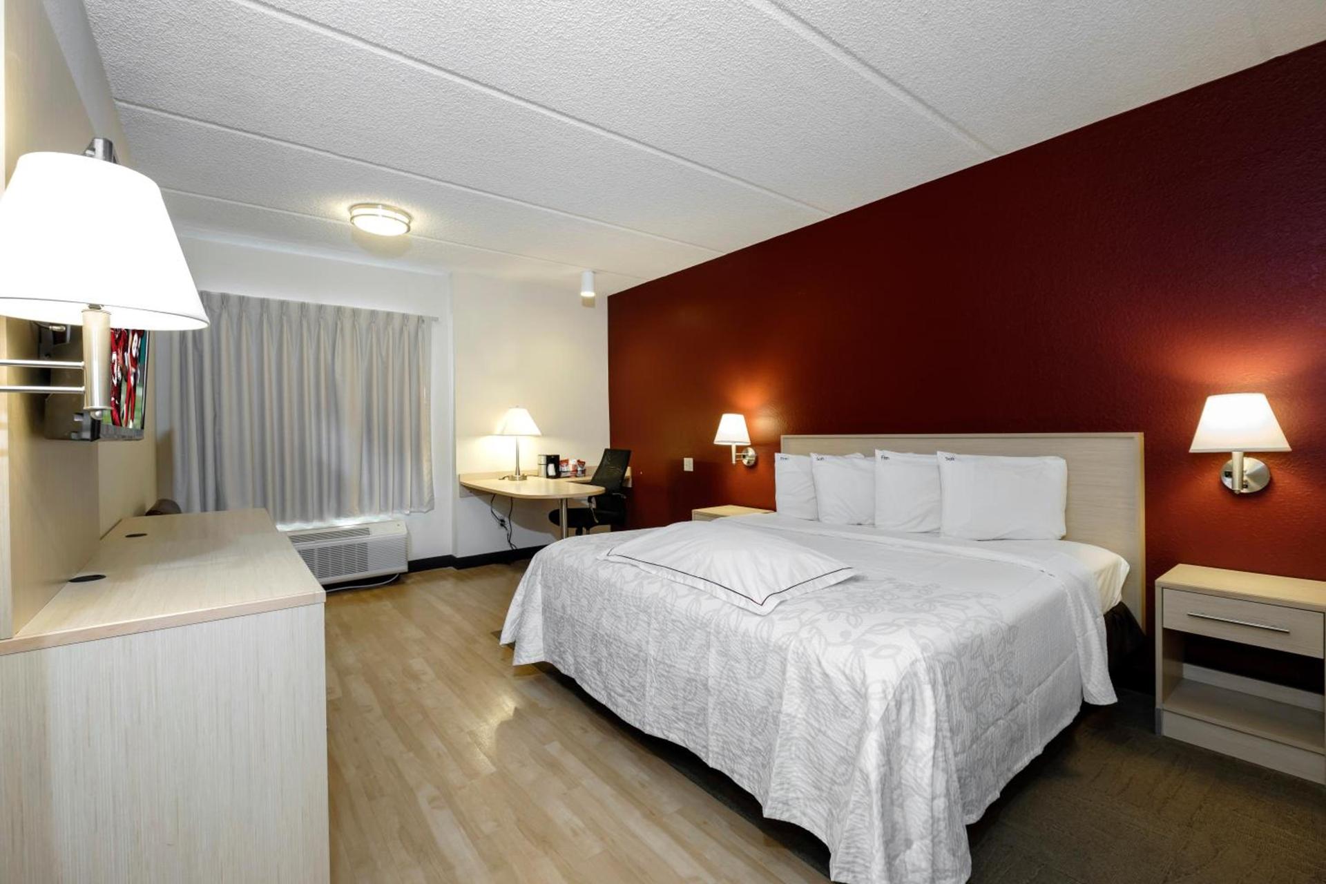 Red Roof Inn PLUS + Gainesville photo 22