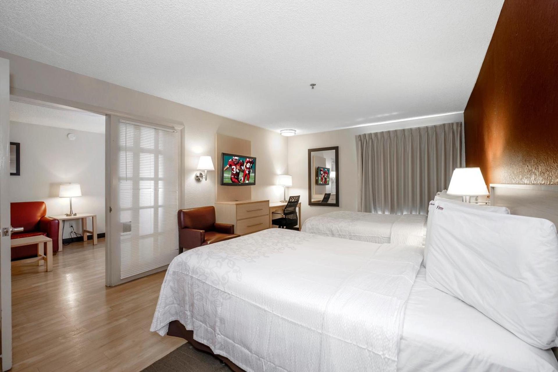 Red Roof Inn PLUS + Gainesville photo 15