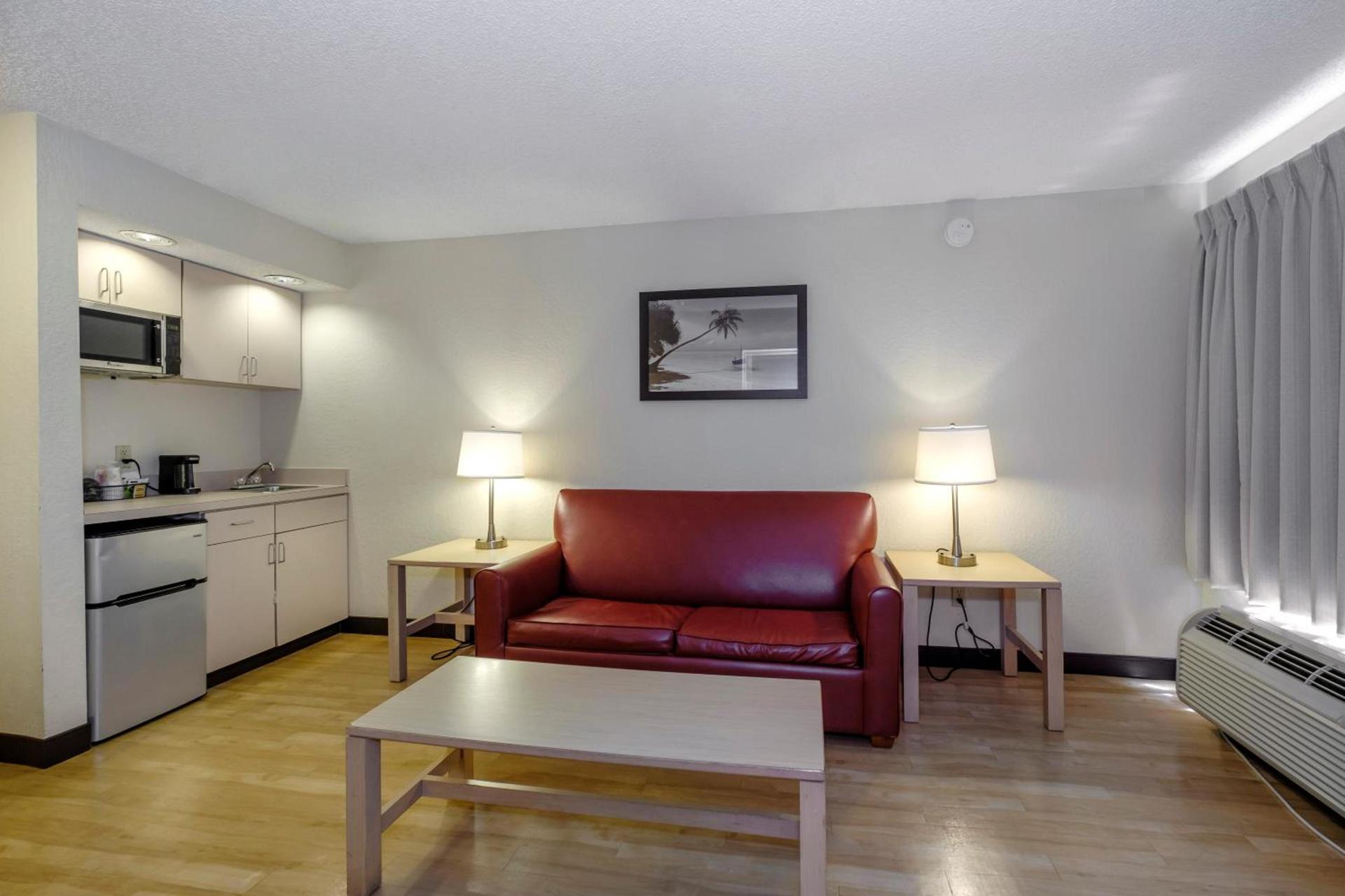 Red Roof Inn PLUS + Gainesville photo 19