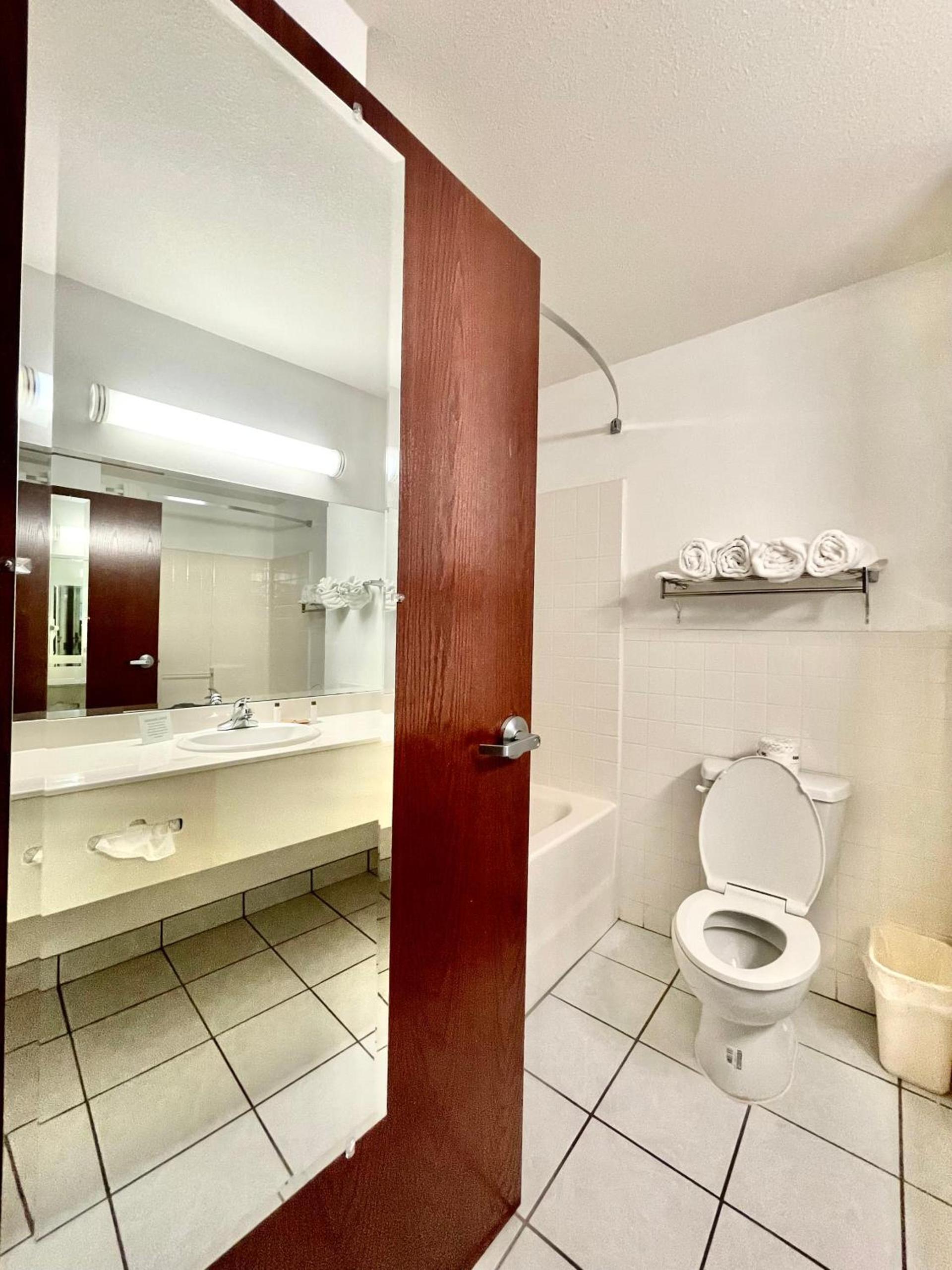 FairBridge Inn & Suites Cleburne photo 30