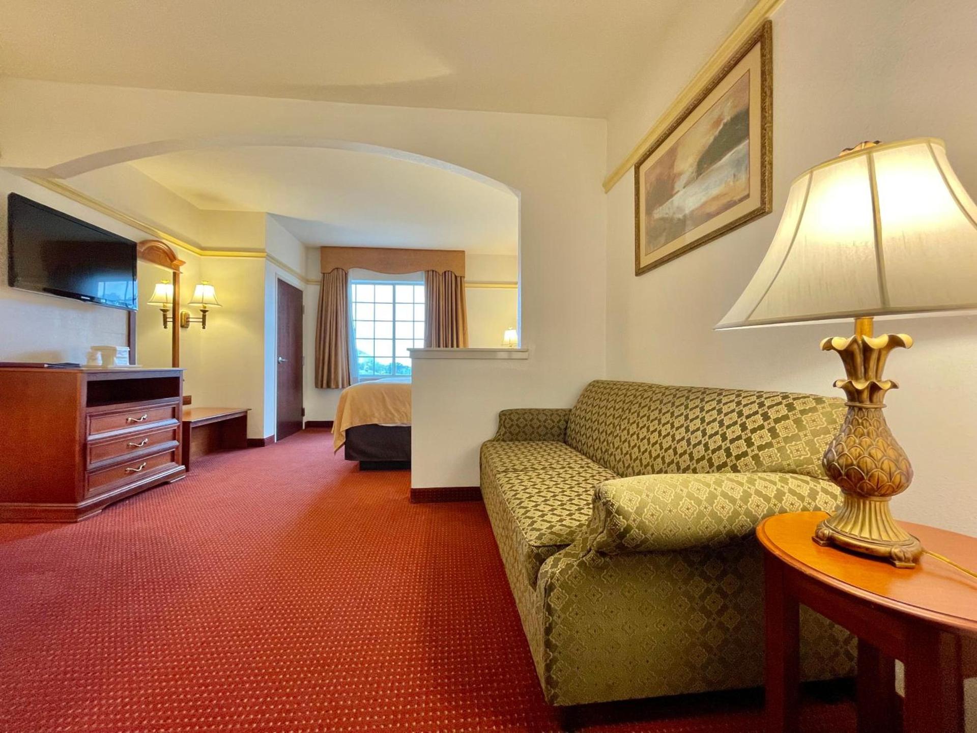FairBridge Inn & Suites Cleburne photo 11