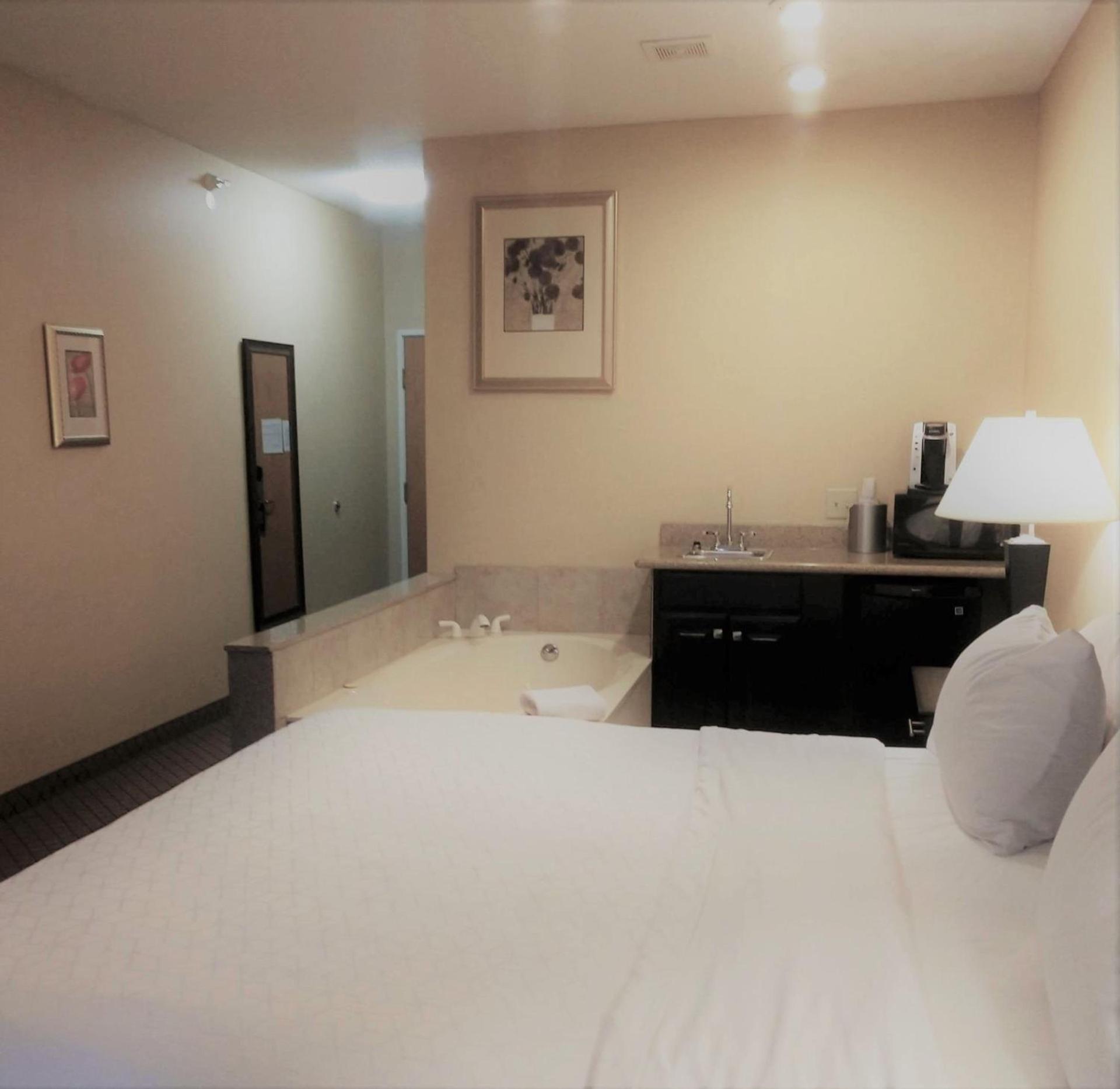 Holiday Inn Express Plymouth by IHG photo 2