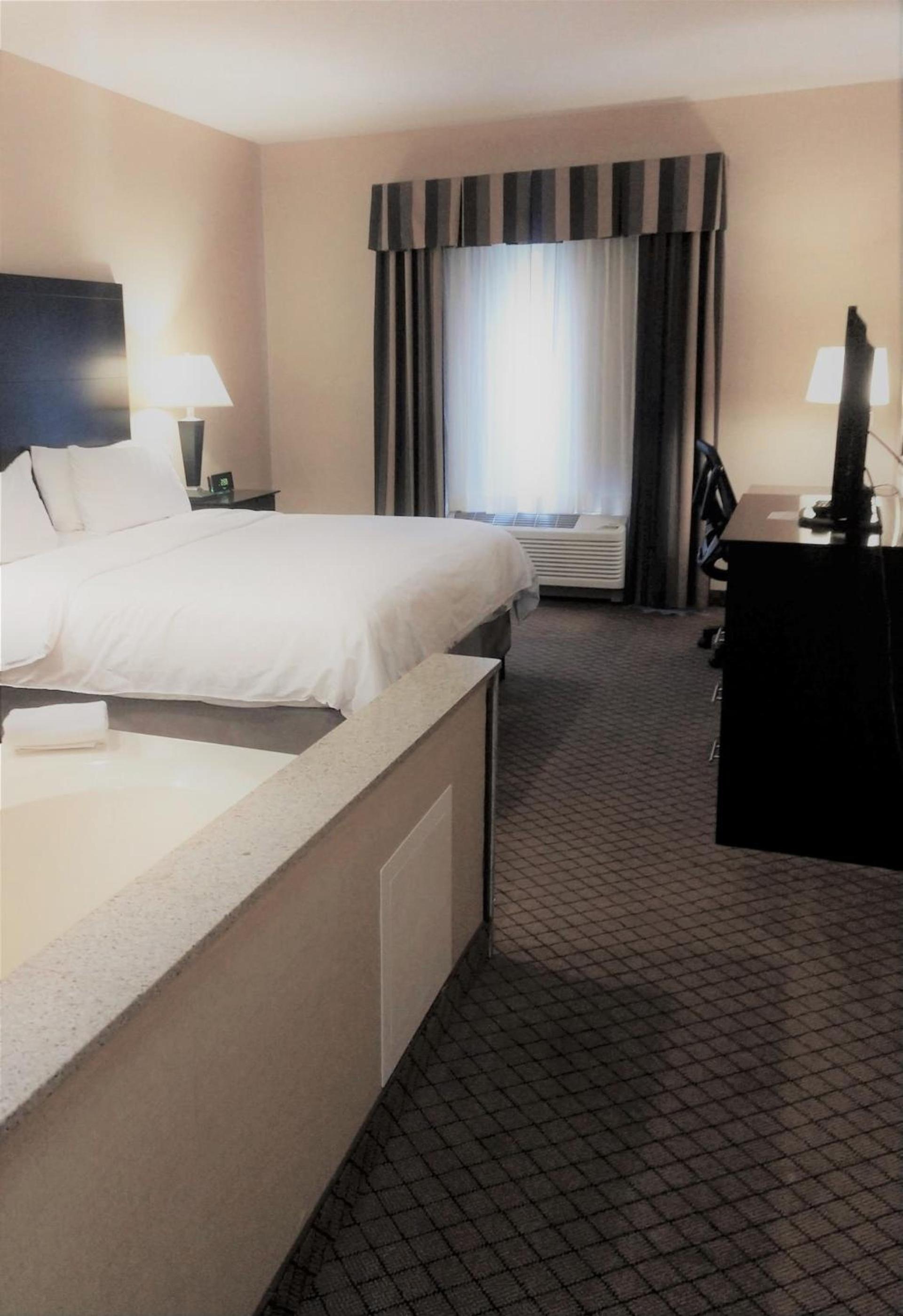 Holiday Inn Express Plymouth by IHG photo 7