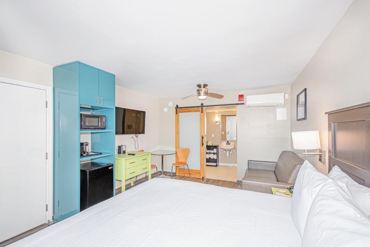 Seven Hills Suites I-10 photo 26