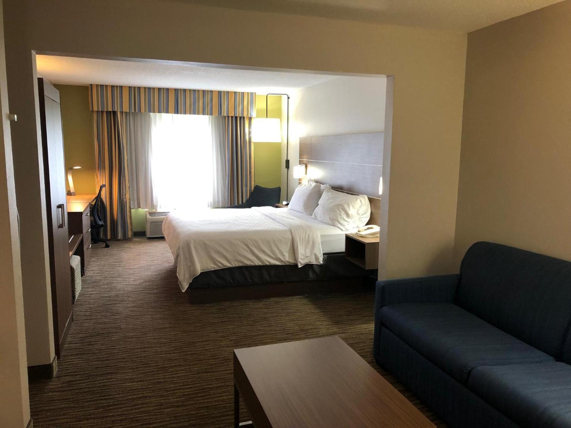 Holiday Inn Express and Suites Pikeville by IHG photo 7