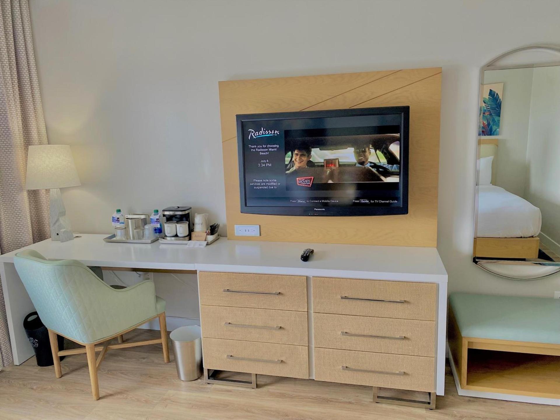 Radisson Resort Miami Beach photo 90