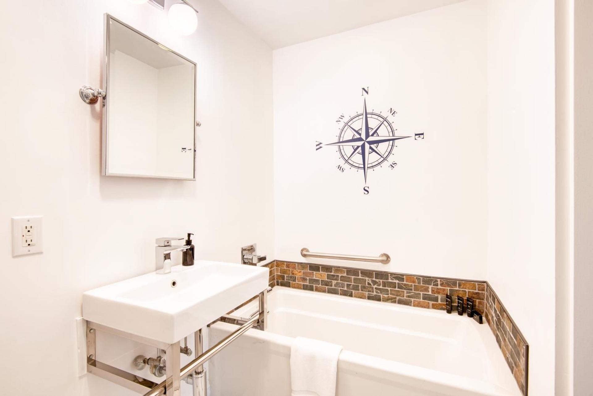 The Hudson Whaler photo 19