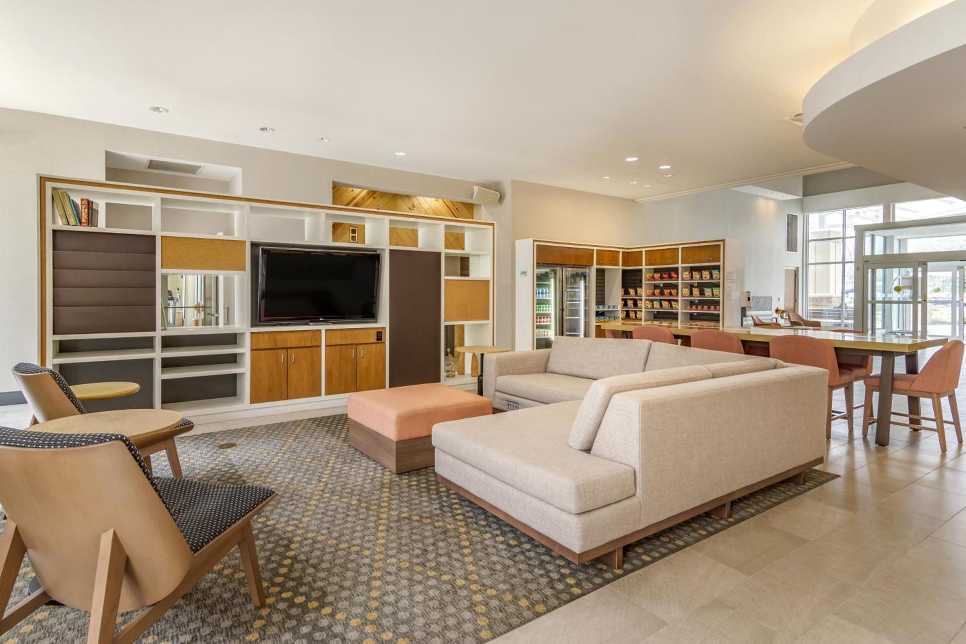 Holiday Inn Atlanta-Gas South Arena Area by IHG photo 25
