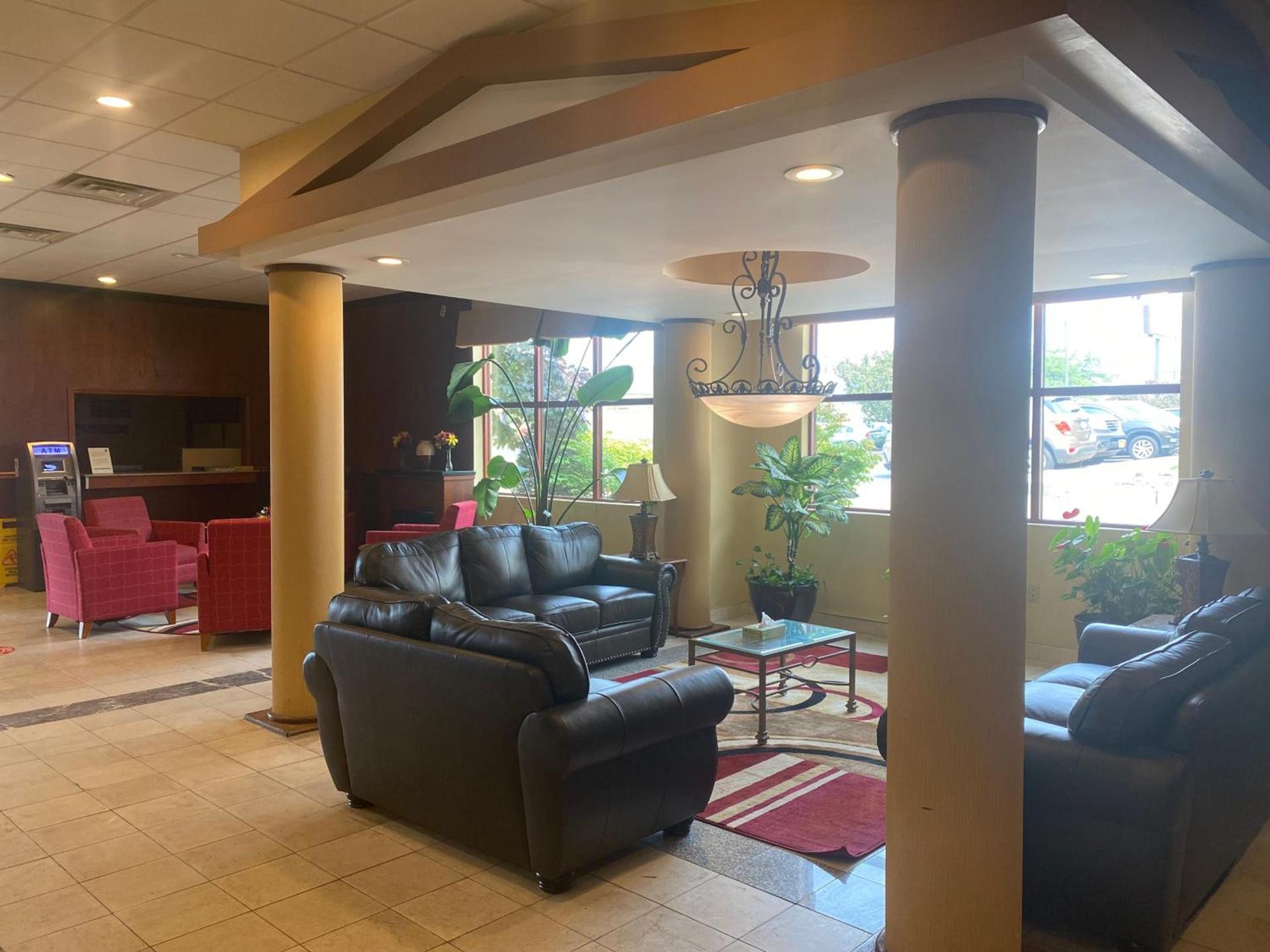 Suburban Studios Buffalo Airport photo 56