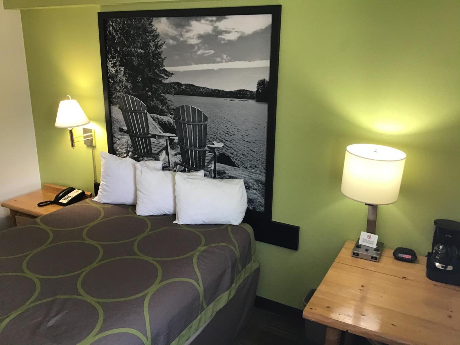 Super 8 by Wyndham Powell photo 12