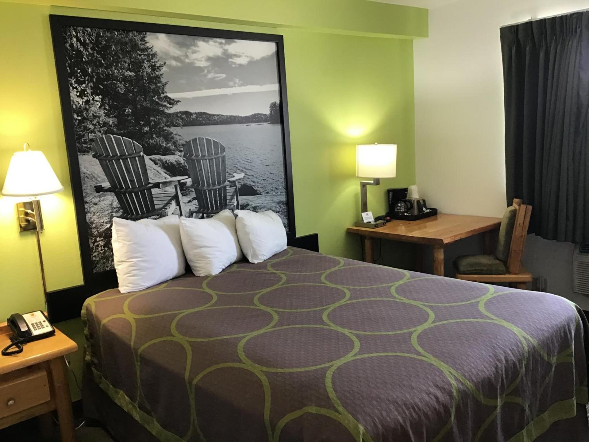 Super 8 by Wyndham Powell photo 11