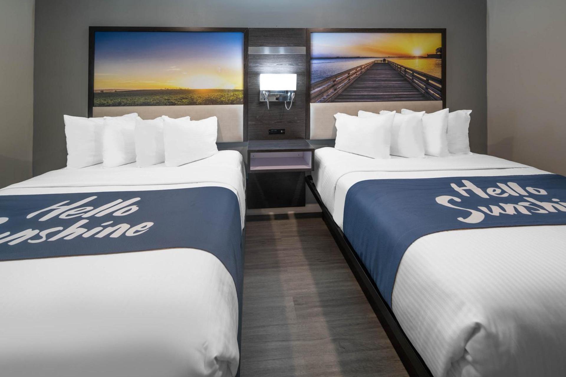 Days Inn by Wyndham Galt - Elk Grove South photo 28