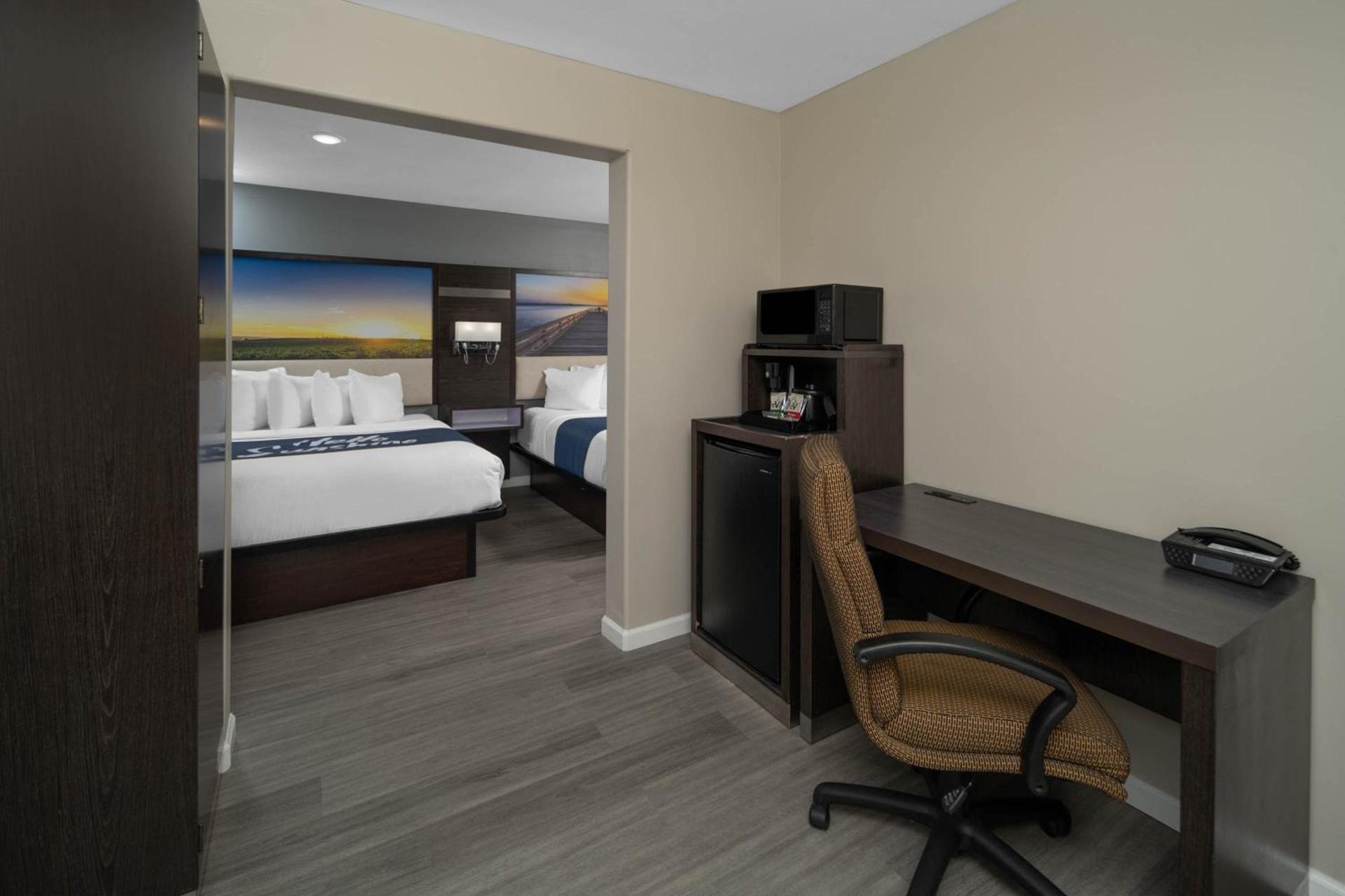 Days Inn by Wyndham Galt - Elk Grove South photo 30