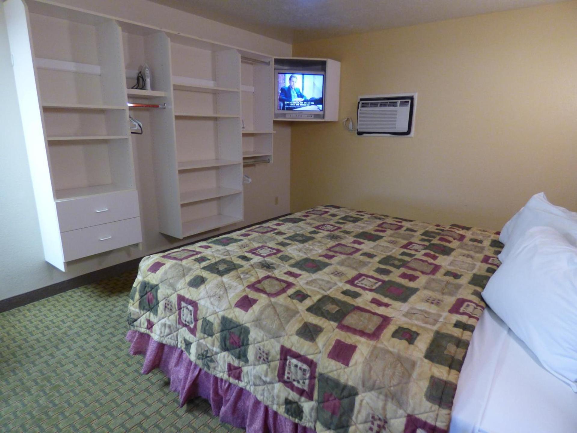 Coronada Inn & Suites photo 19
