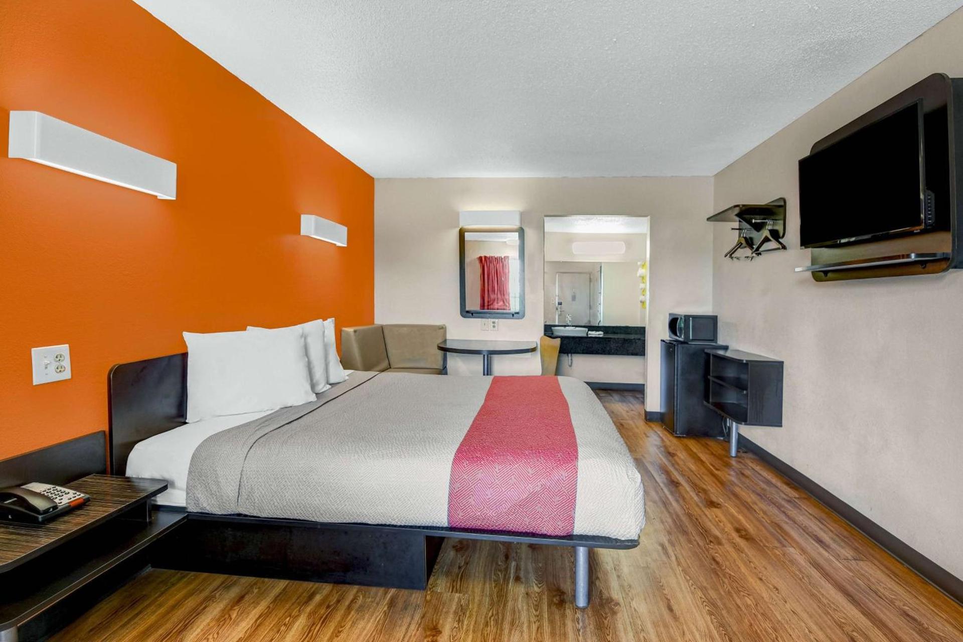 Motel 6-Calhoun, GA photo 4