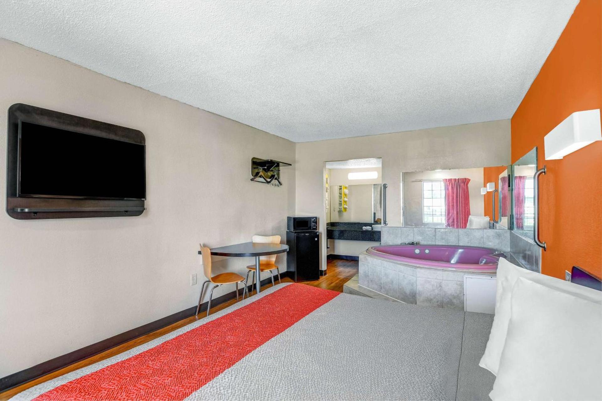 Motel 6-Calhoun, GA photo 12