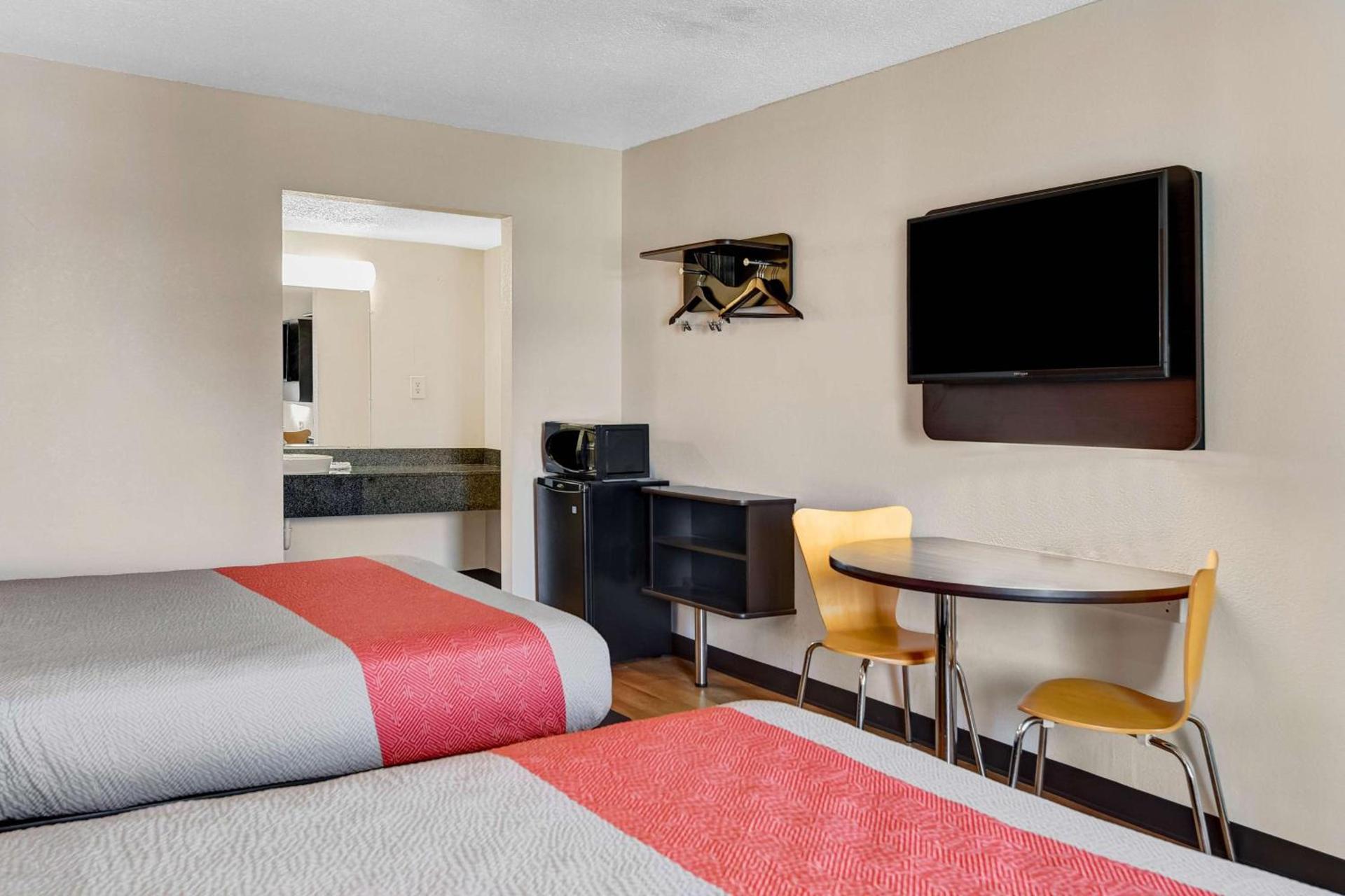 Motel 6-Calhoun, GA photo 16