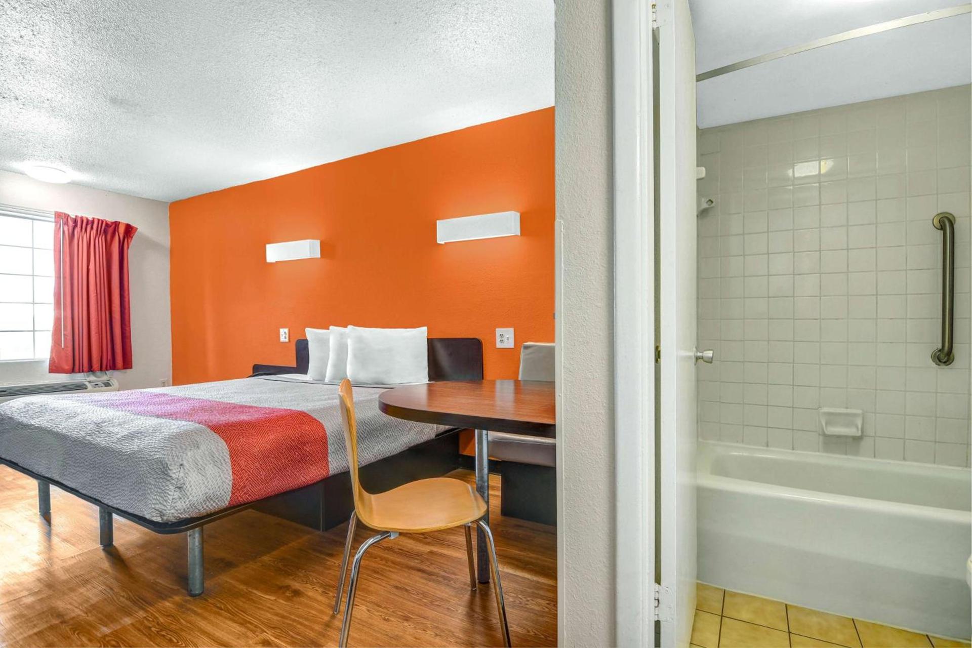Motel 6-Calhoun, GA photo 15