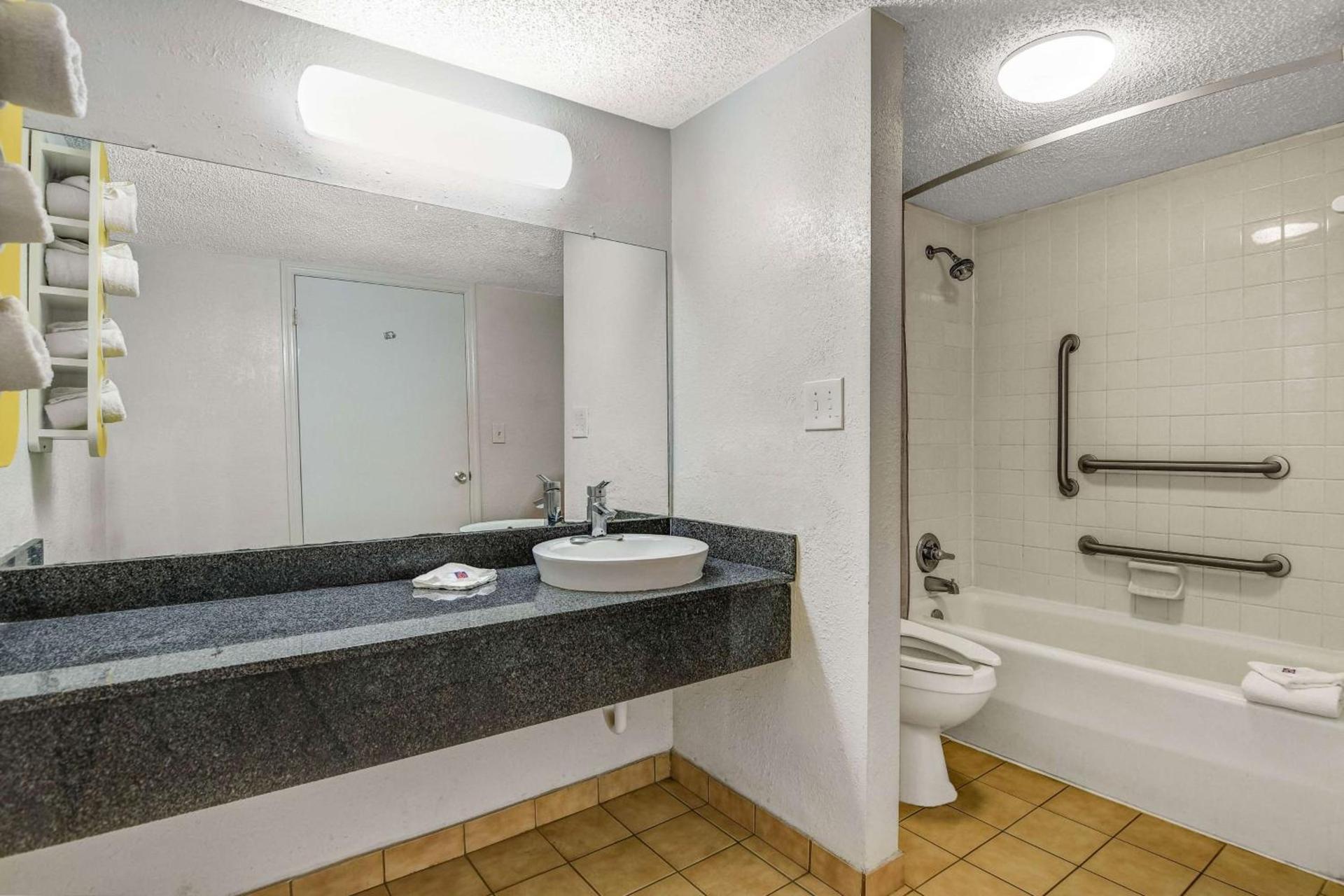 Motel 6-Calhoun, GA photo 20