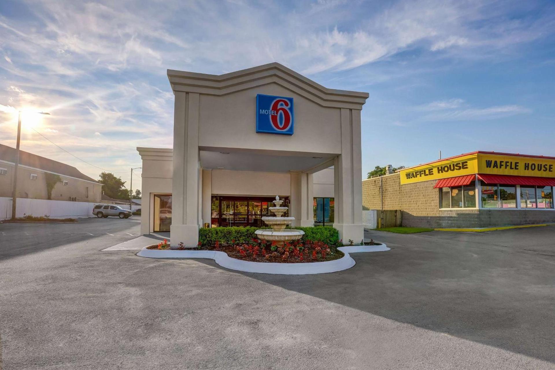 Motel 6-Jacksonville, NC — hotel in Jacksonville