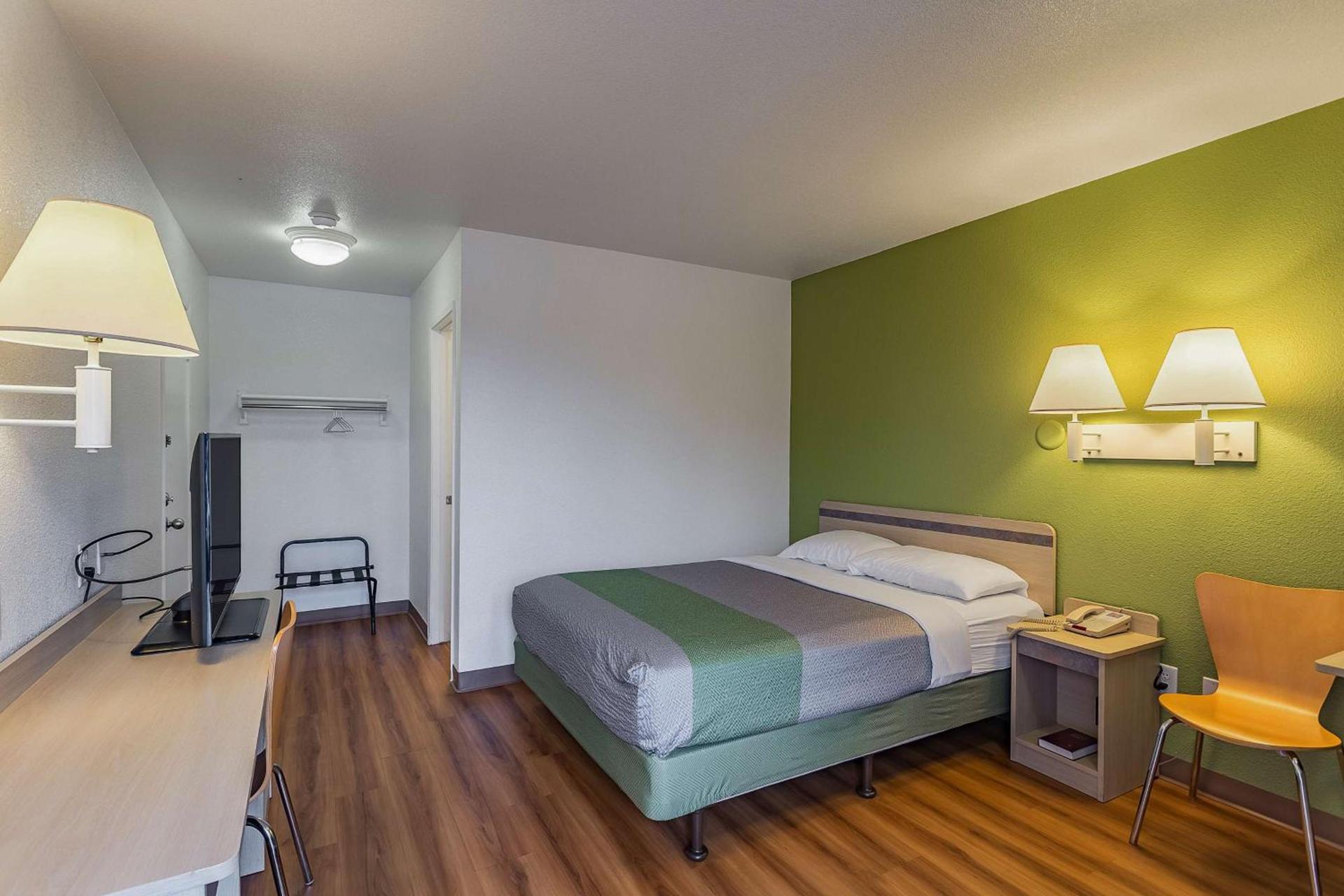 Motel 6-Billings, MT - South photo 17