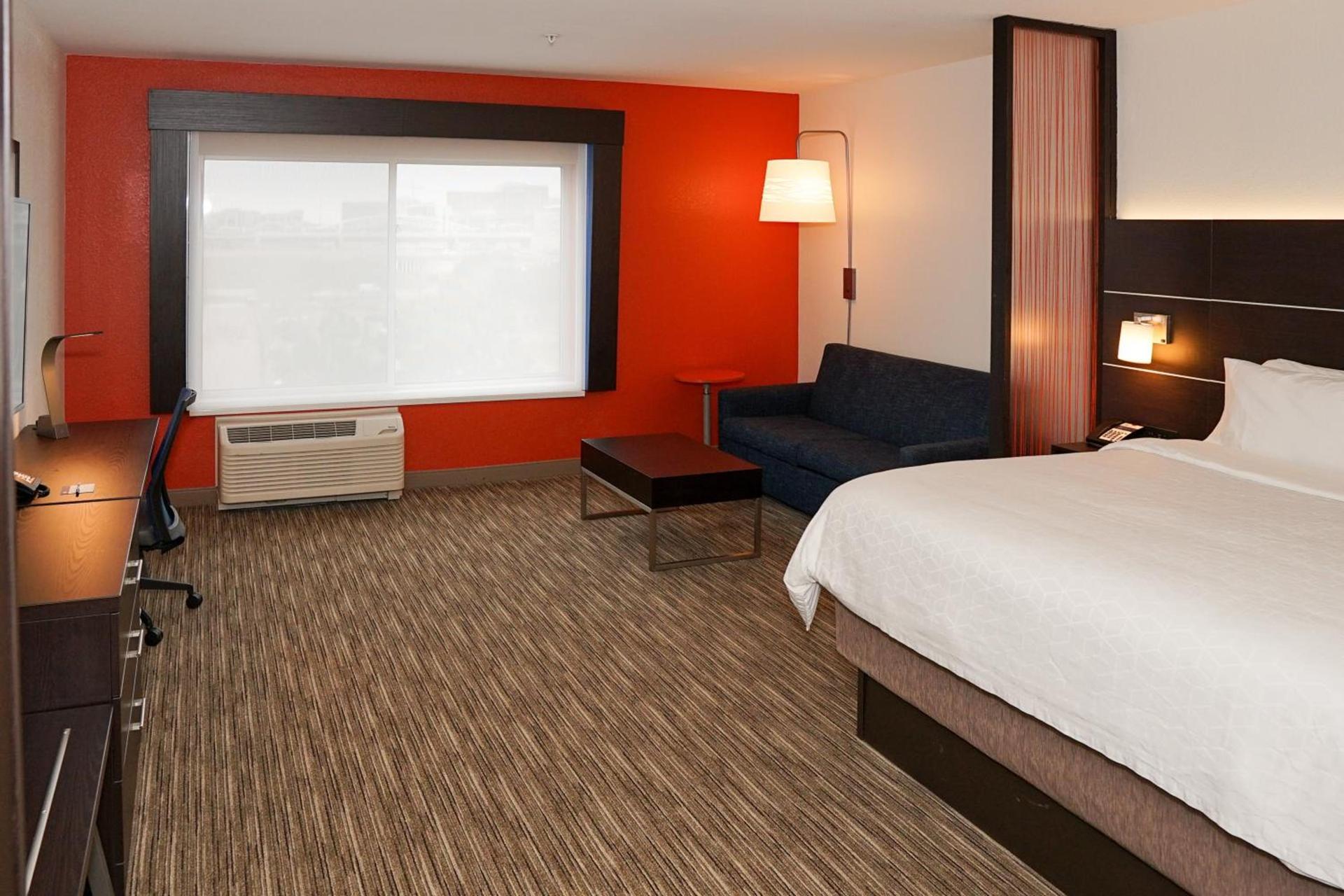 Holiday Inn Express & Suites - Aurora Medical Campus by IHG photo 33