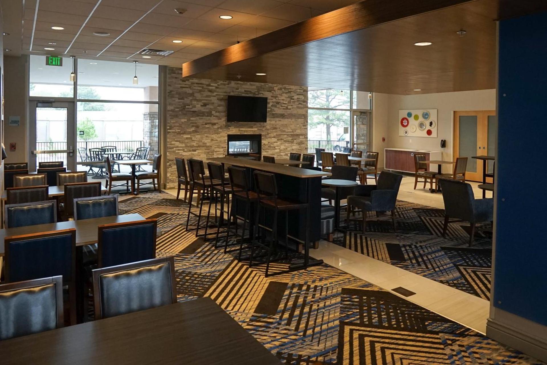 Holiday Inn Express & Suites - Aurora Medical Campus by IHG photo 31