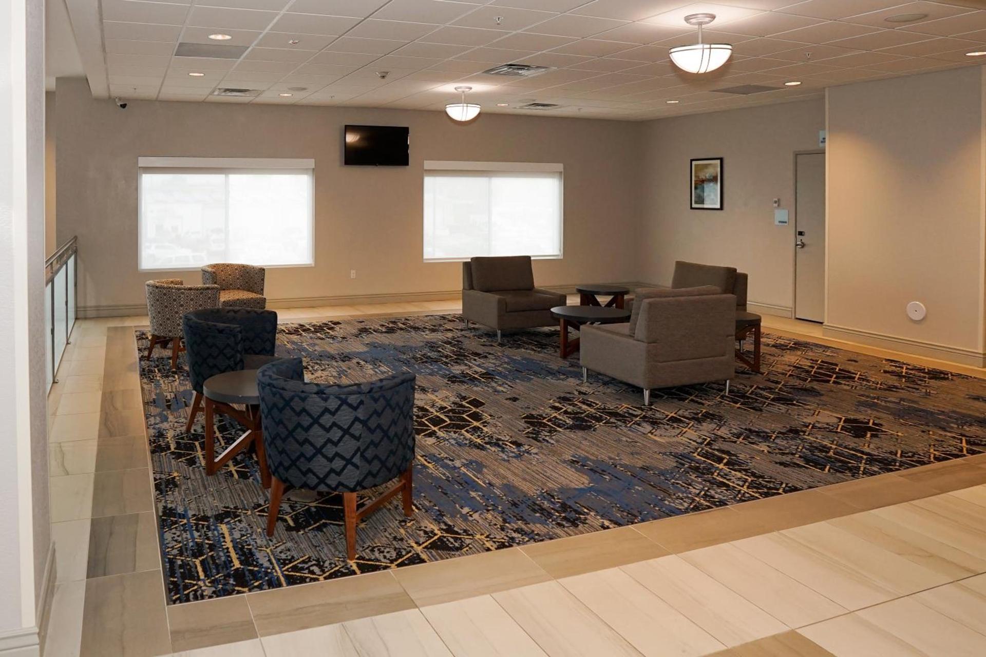 Holiday Inn Express & Suites - Aurora Medical Campus by IHG photo 45