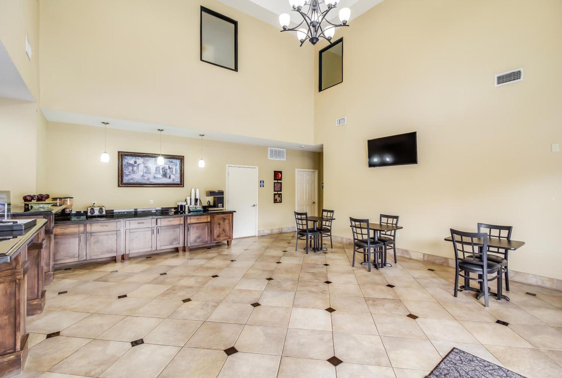 Americas Best Value Inn & Suites Tomball photo 7
