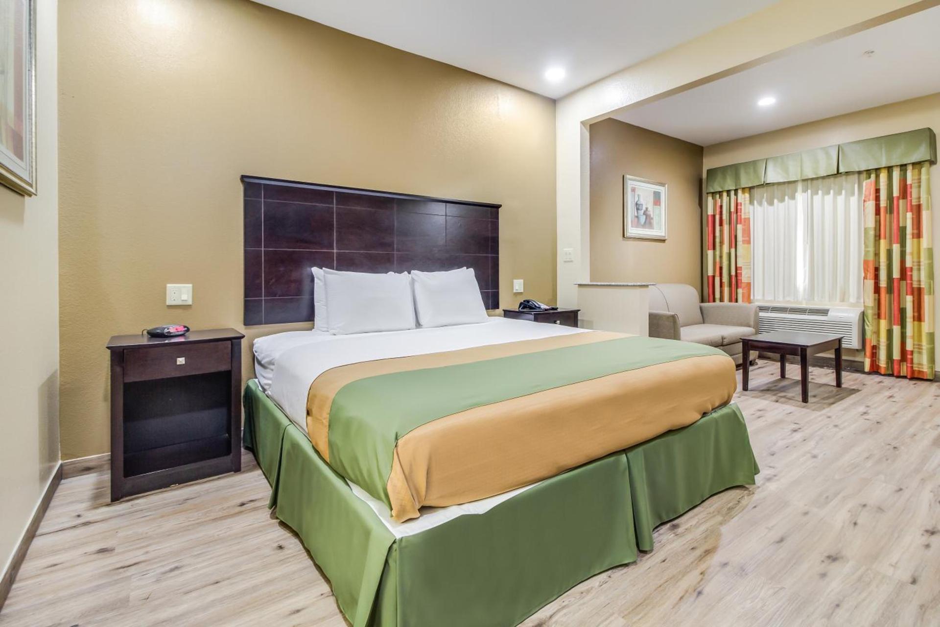 Americas Best Value Inn & Suites Tomball photo 8