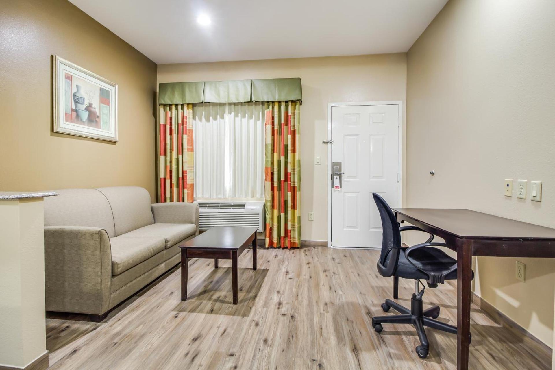 Americas Best Value Inn & Suites Tomball photo 11