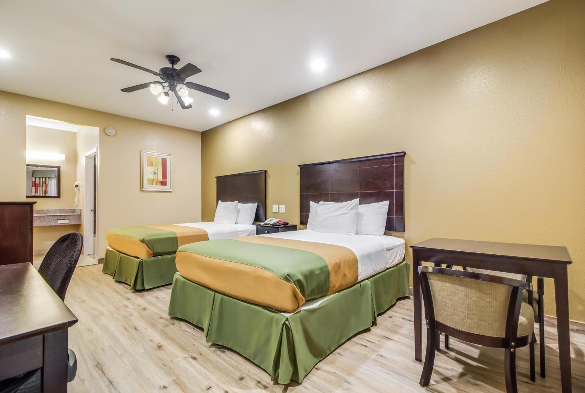 Americas Best Value Inn & Suites Tomball photo 10