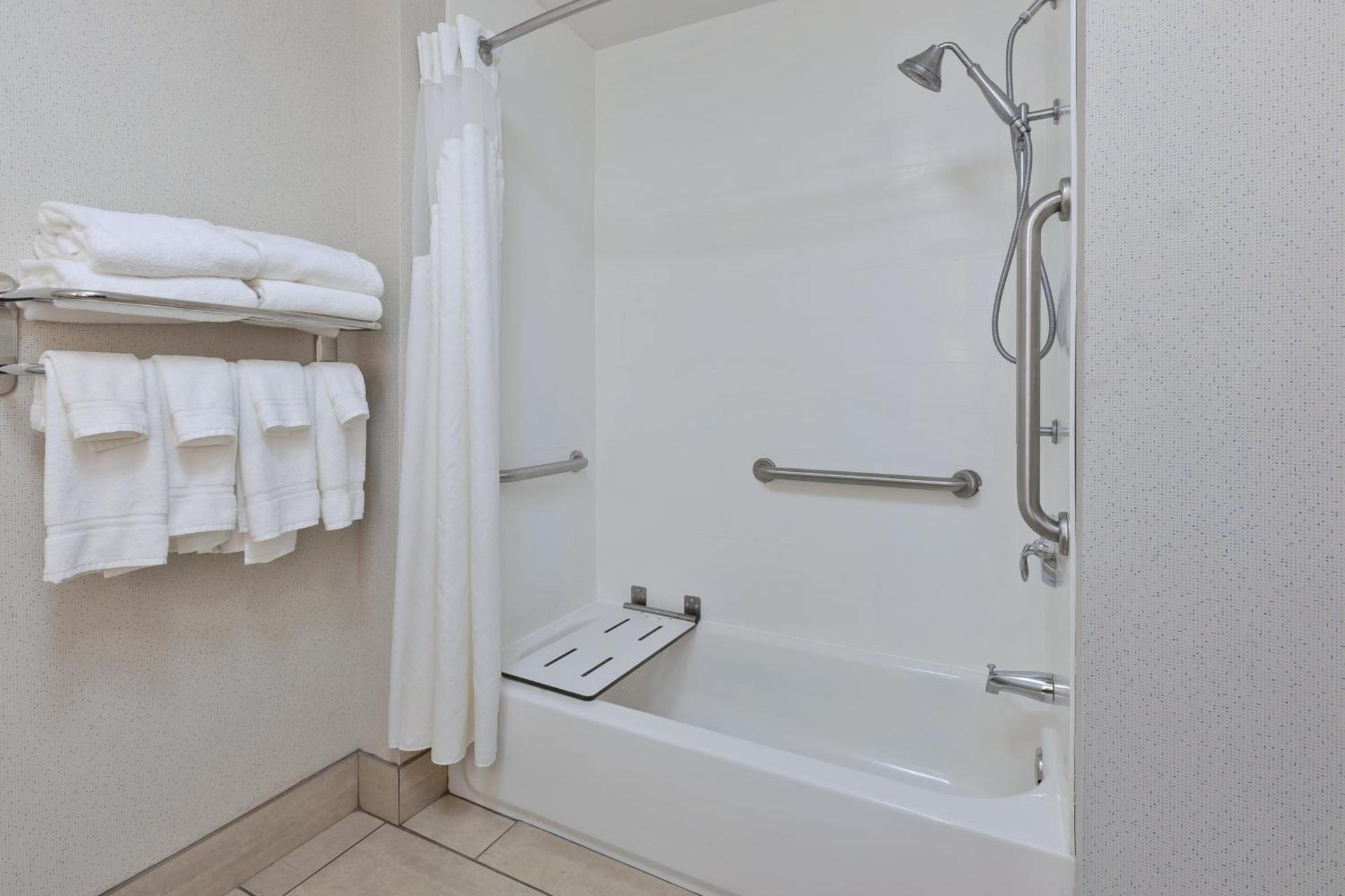 Holiday Inn Express Hotel & Suites Cleveland-Richfield by IHG photo 21