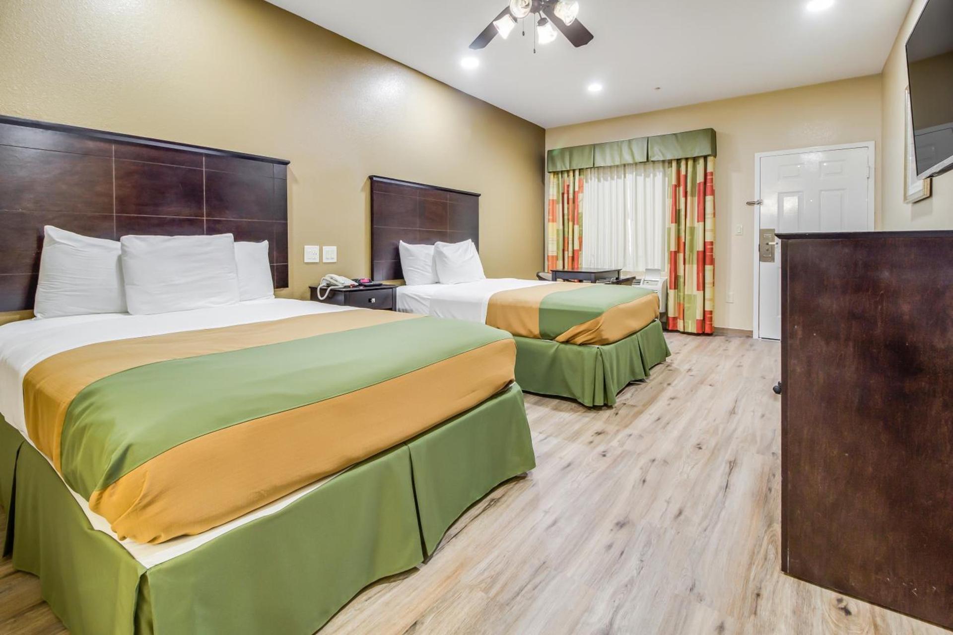 Americas Best Value Inn & Suites Tomball photo 12