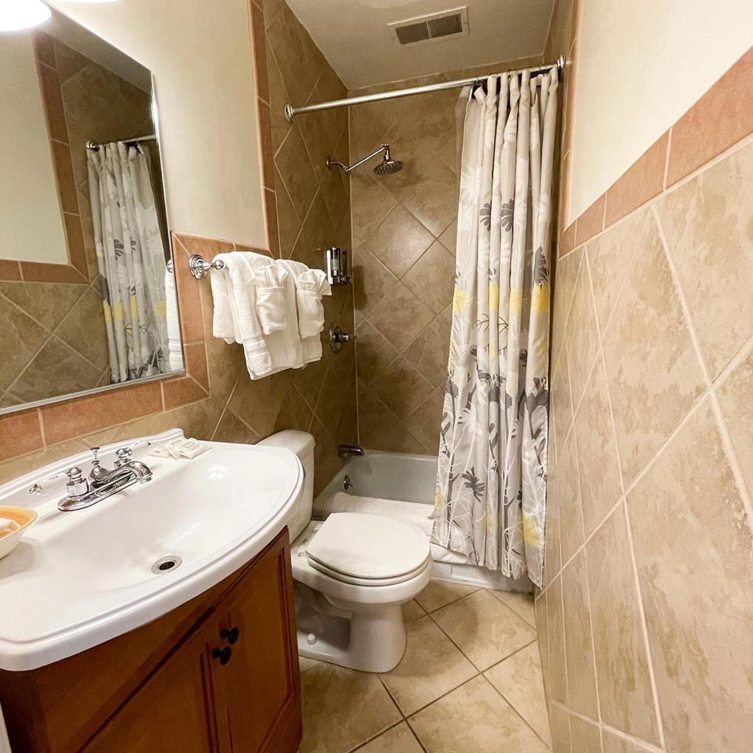 Baseball Town Motel photo 11
