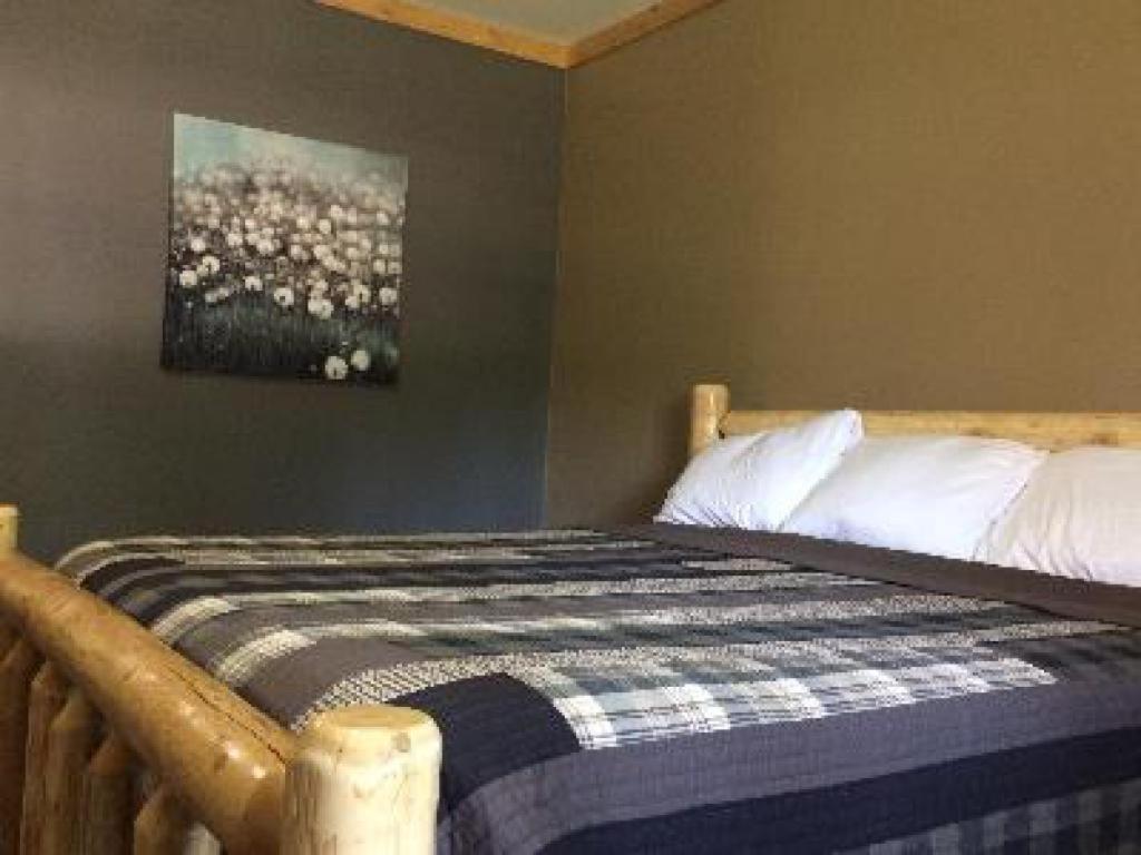 Big Horse Inn and Suites photo 7