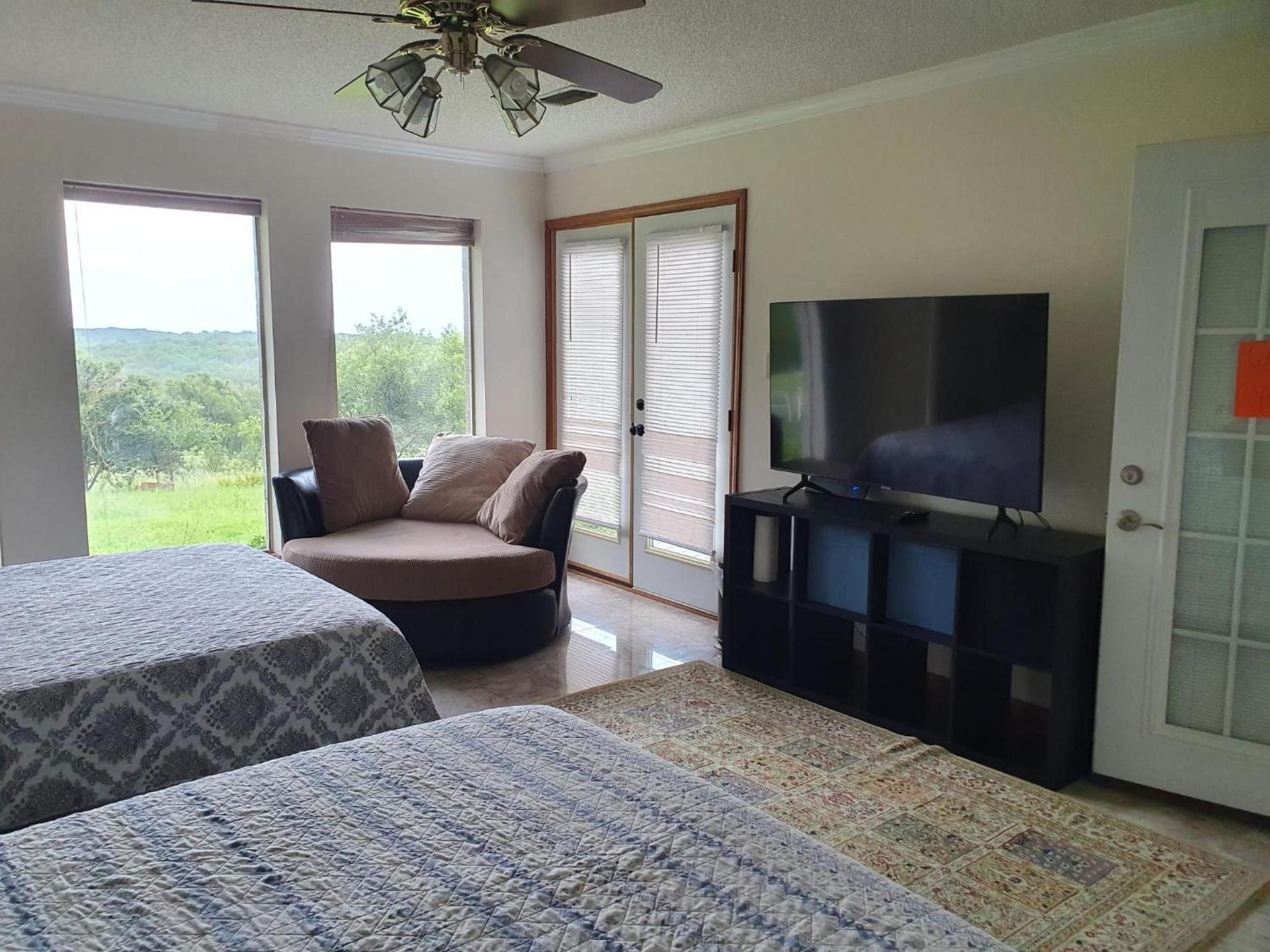 Hilltop Hacienda photo 19