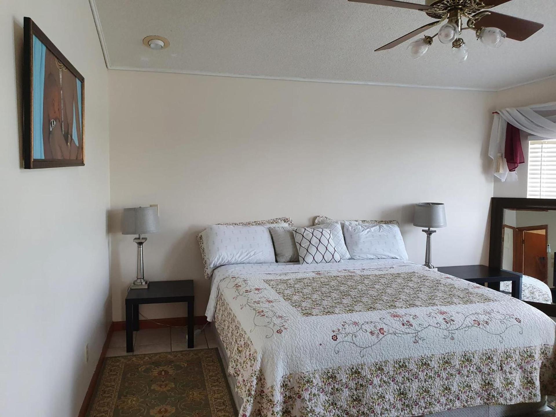 Hilltop Hacienda photo 7