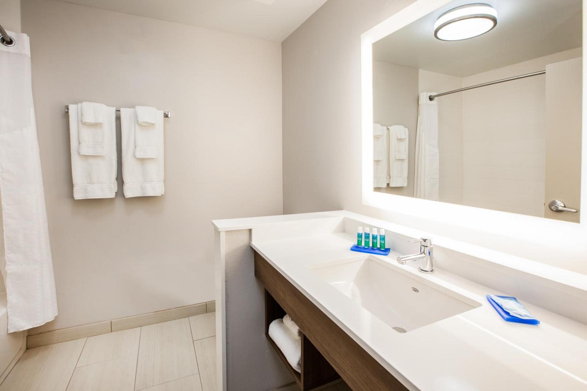 Holiday Inn Express Hotel & Suites Murray by IHG photo 26