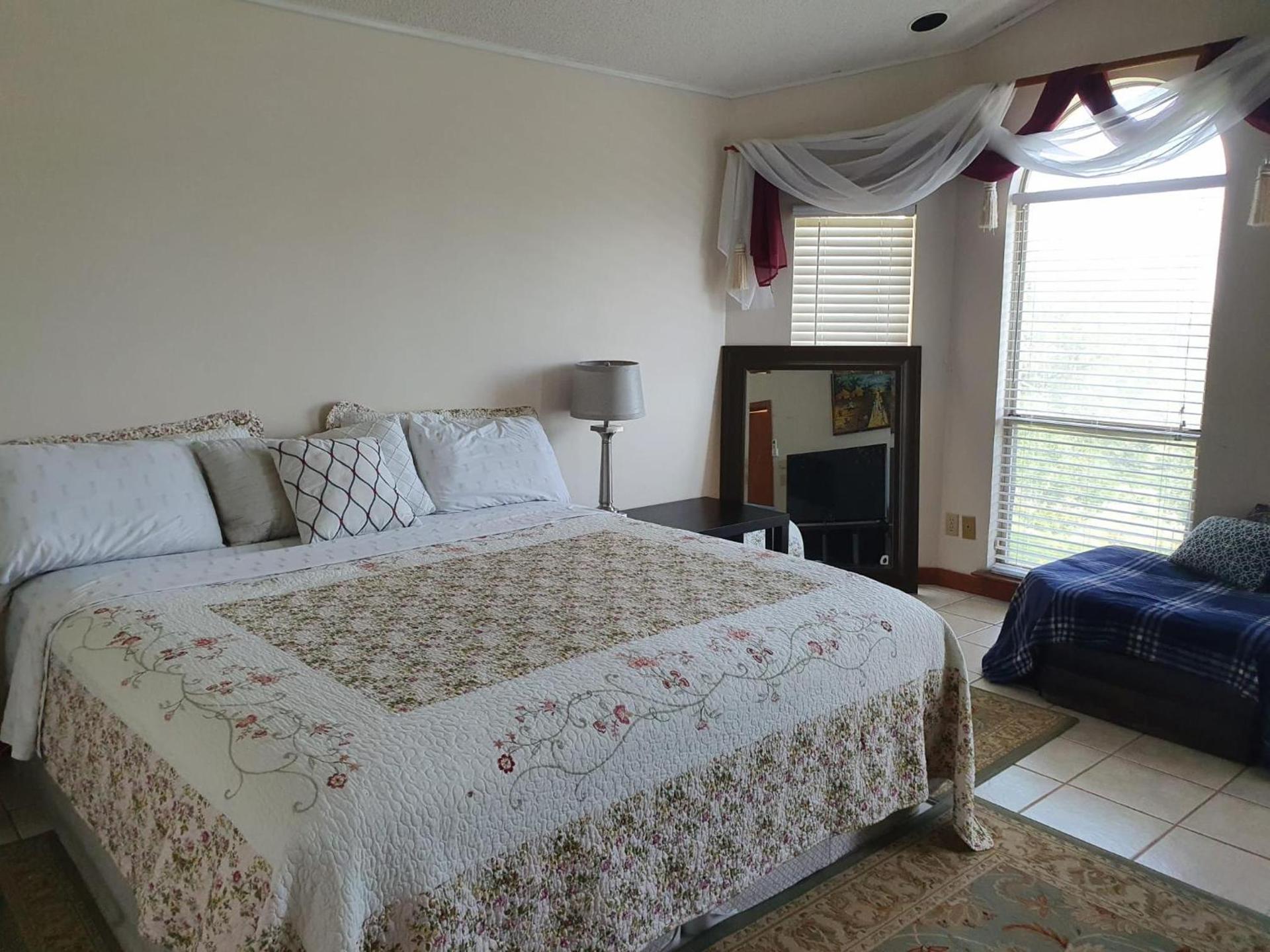 Hilltop Hacienda photo 11