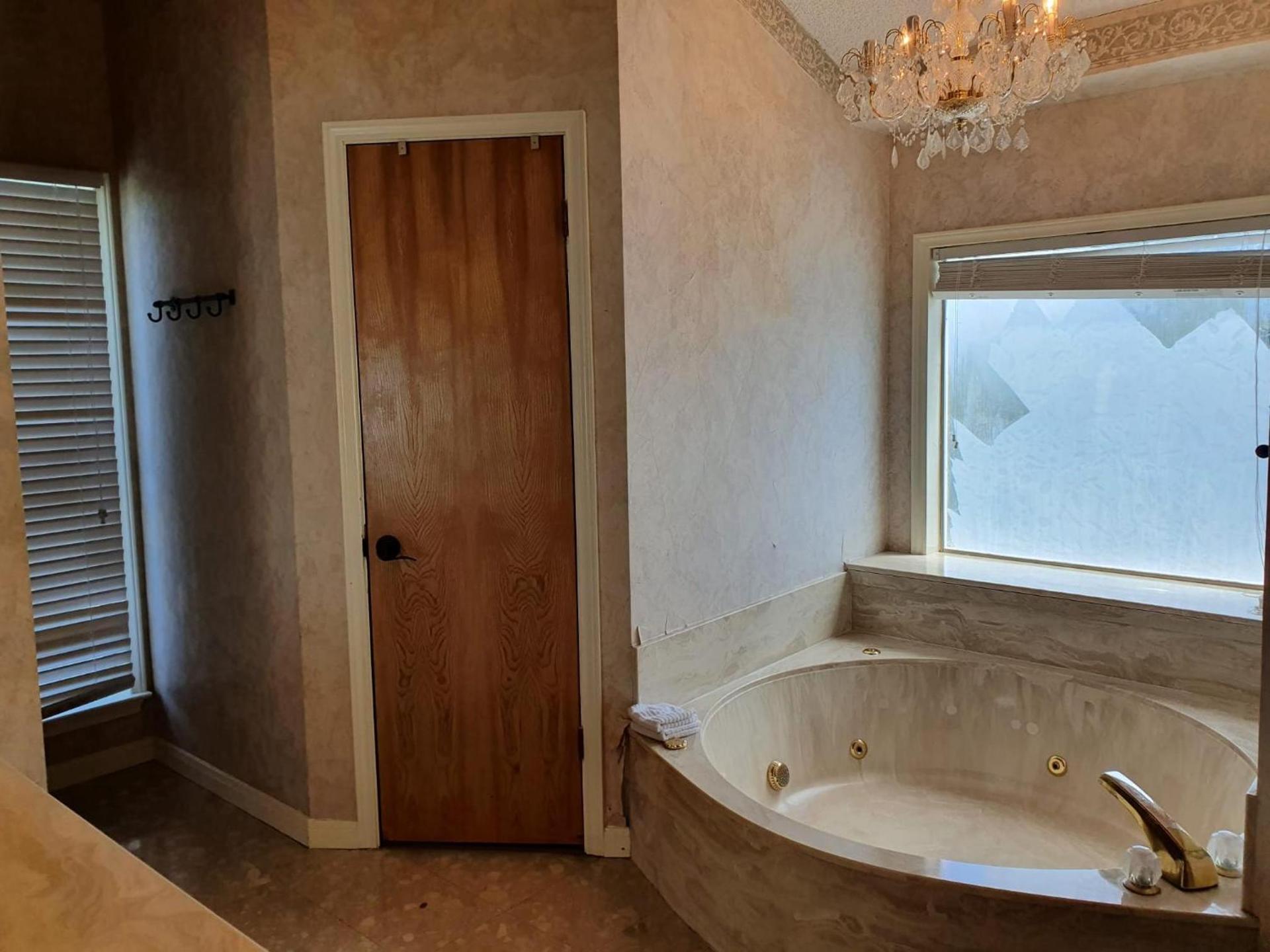 Hilltop Hacienda photo 17